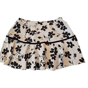 Jerdog Women's Athletic Tennis Pickleball Black White Floral Skirt Size Medium